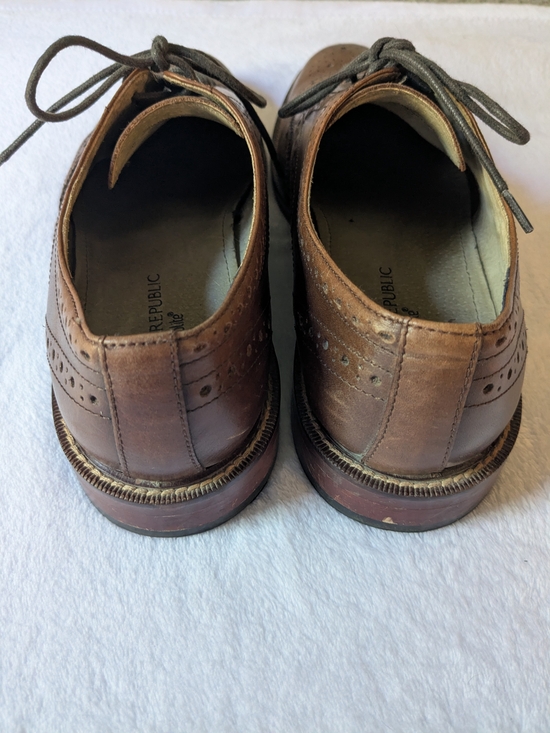 Banana Republic Brown Leather Wingtip Dress Shoes - Men